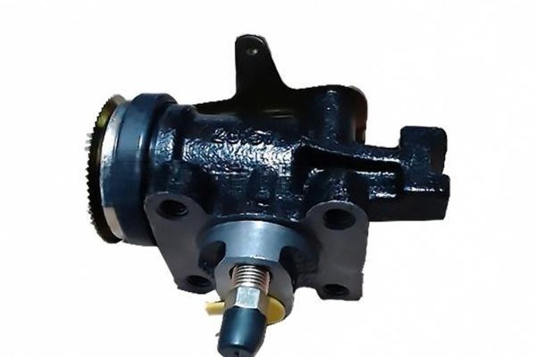 Front wheel cylinder assembly right I 41101-MD90A for NISSAN NT400